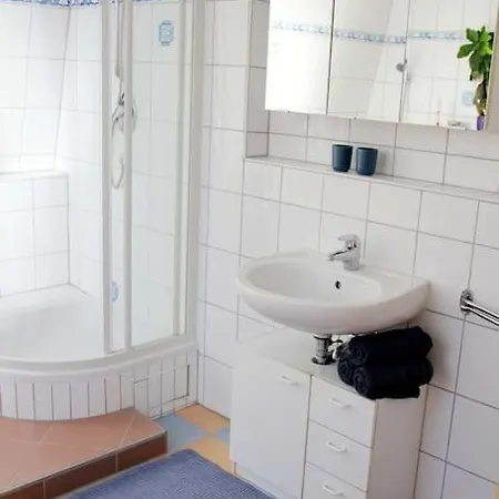 Gemuetliche Mit Wellnessbad *